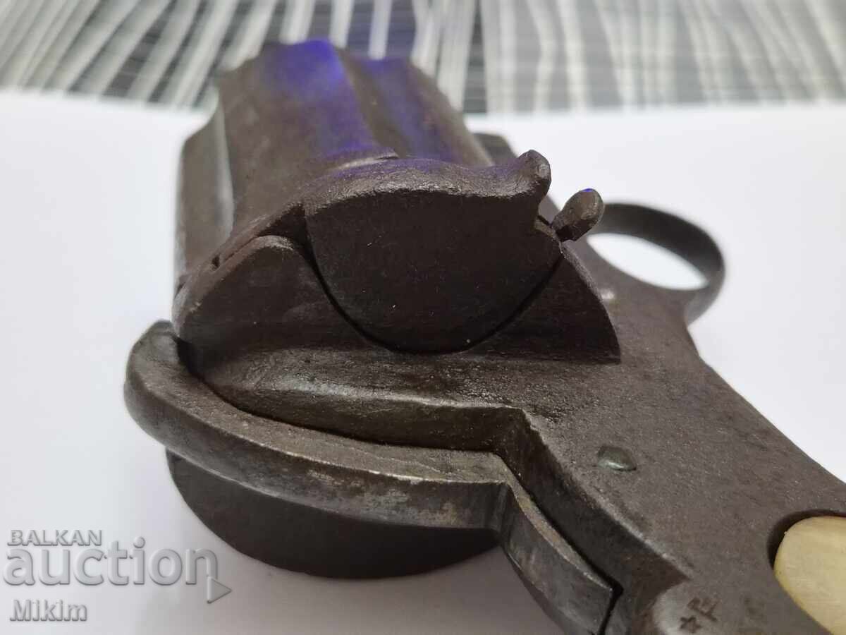 Παράδοση Πιστόλι πιπεριάς Lefaucheux 2 Παράδοση Πιστόλι πιπεριάς Lefaucheux 2