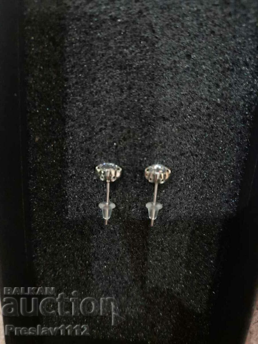 Σκουλαρίκια με Moissanite 3mm με τιμή 0.01 € Σκουλαρίκια με Moissanite 3mm με τιμή 0.01 €
