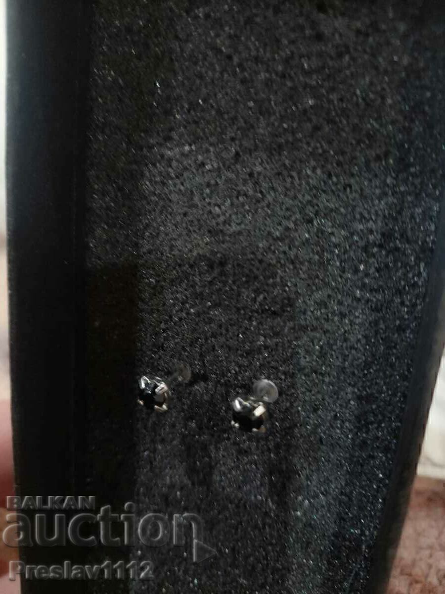 Σκουλαρίκια Onyx 3mm με τιμή 0.01 € Σκουλαρίκια Onyx 3mm με τιμή 0.01 €
