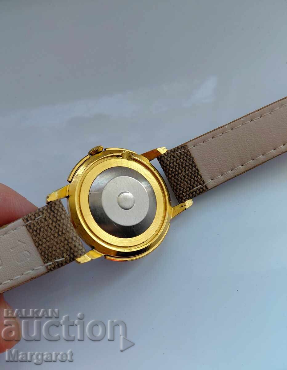 Мъжки часовник ЗАРЯ Топ състояние 34мм с цена 79.00 €