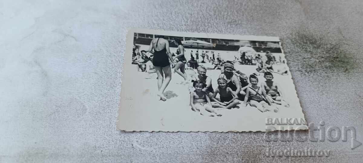 Photo Varna Women and children on the beach 1945