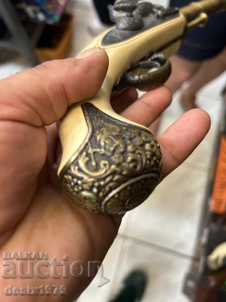 Παλιό πιστόλι - ογκώδες αντίγραφο με τιμή 142.00 €