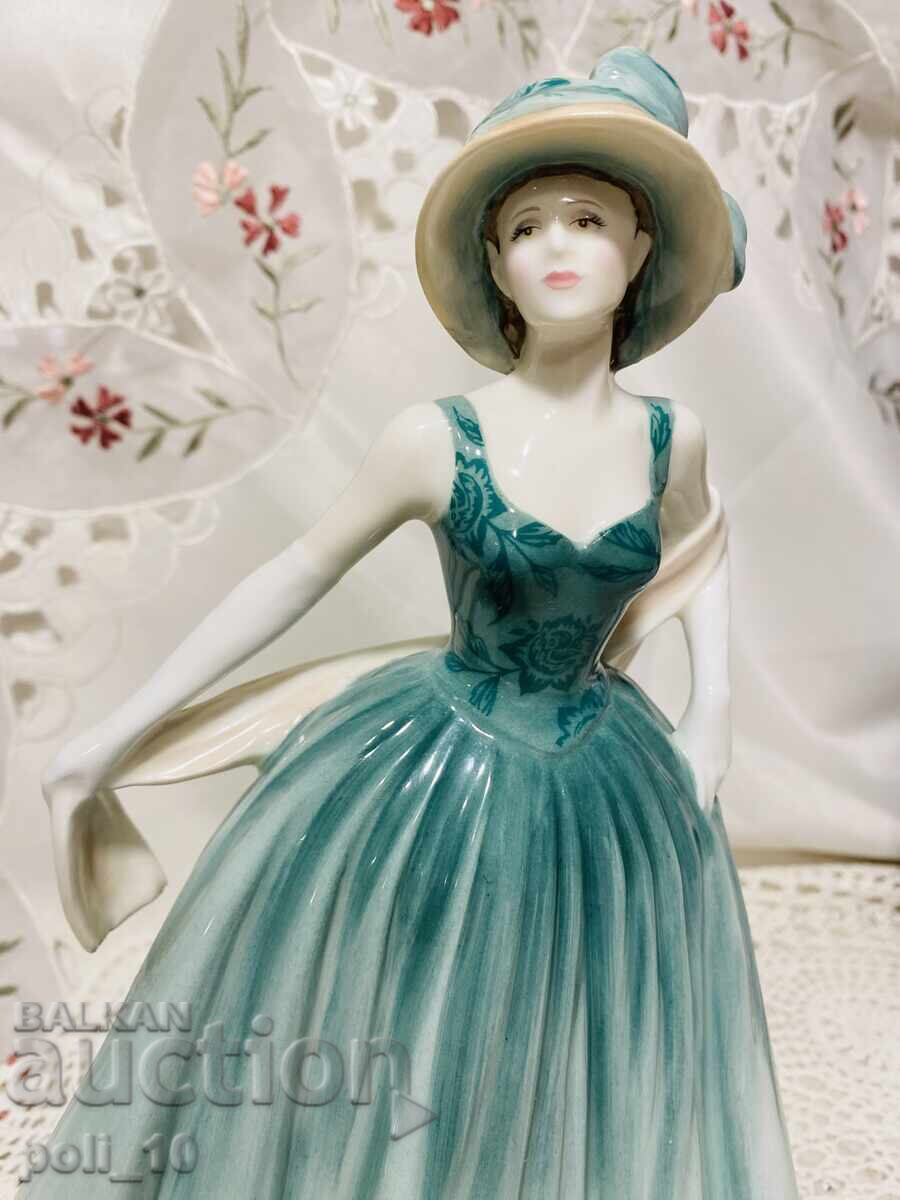 porcelain figurine with price € 70.00 | 136.91 BGN