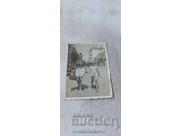 Photo Varna Woman and girl on a walk