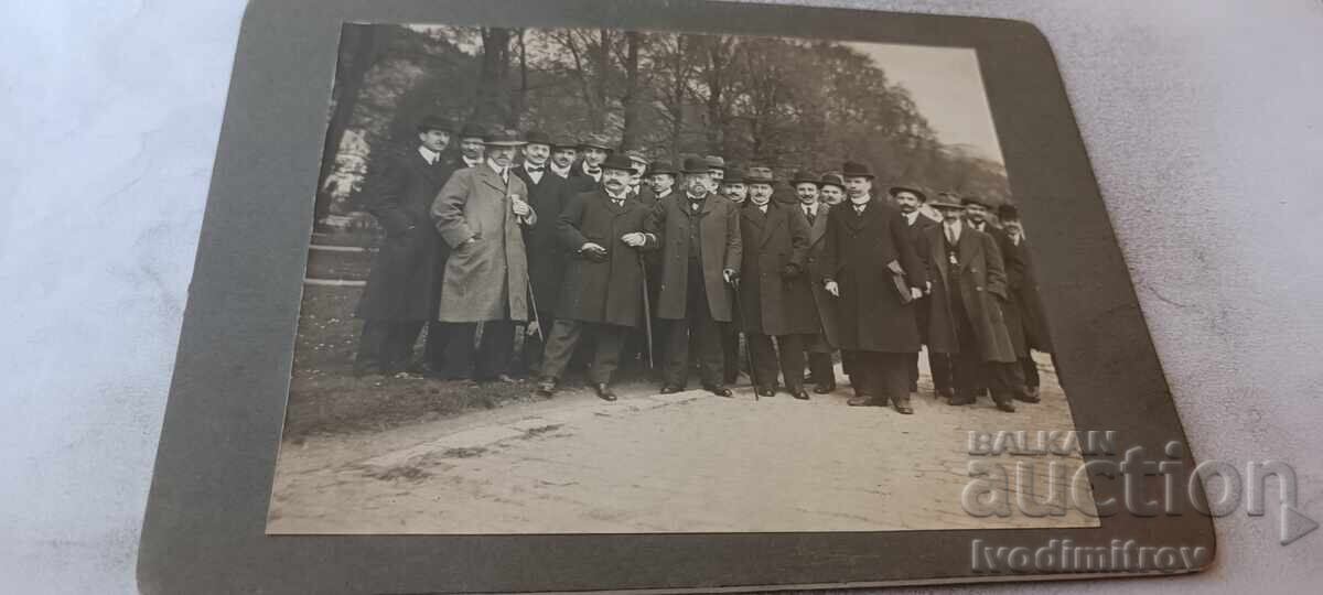 Снимка Мъже на улицата 1914 Картон Снимка Мъже на улицата 1914 Картон