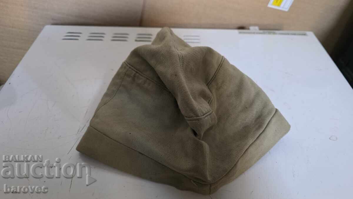 Παράδοση Παλιό στρατιωτικό πηλίκιο