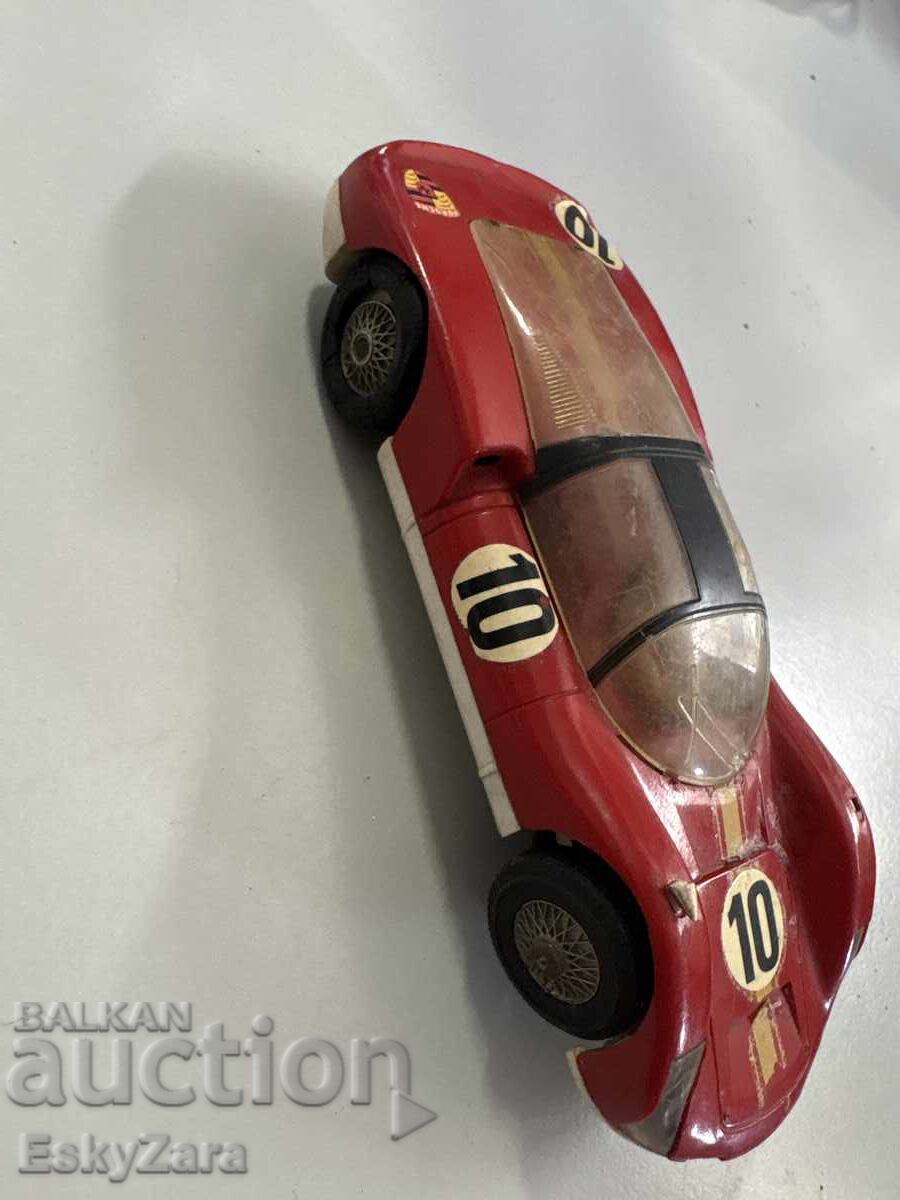 Ретро количка за автописта Porsche Carrera 10 с цена € 20.00 | 39.12 лв.