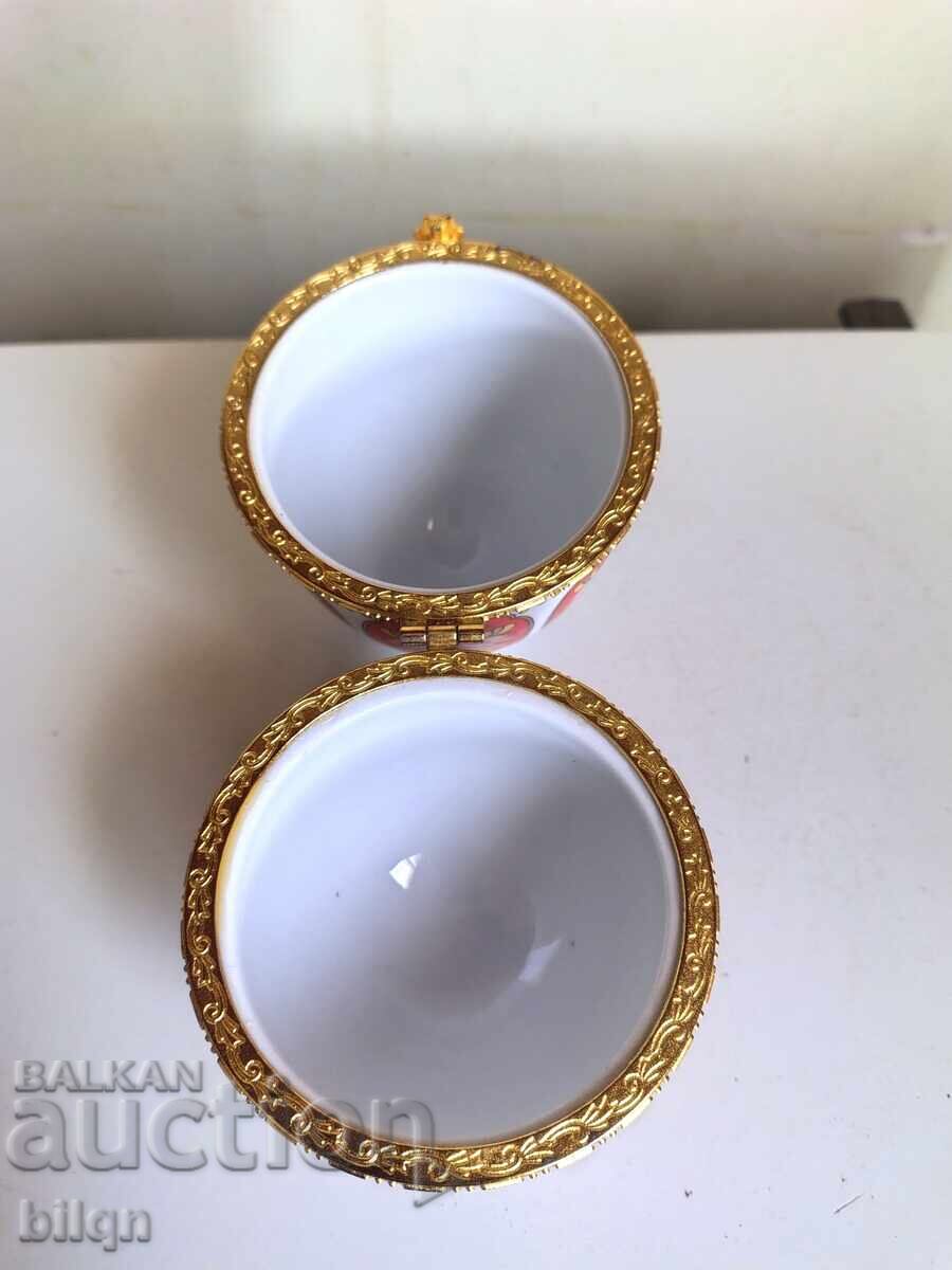 Auction  Beautiful Porcelain Egg Jewelry Box
