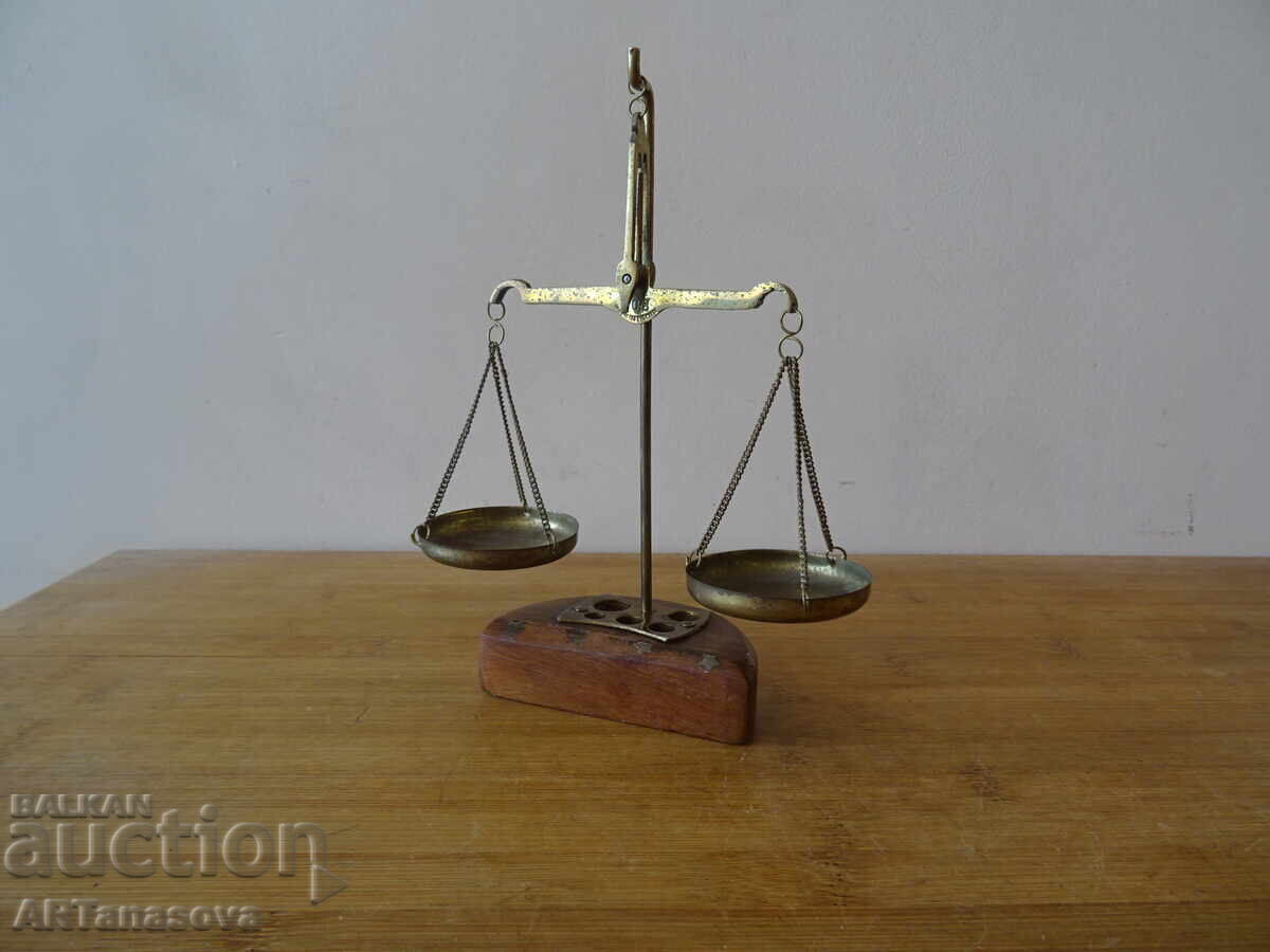 Бижутерска аптекарска везна месинг с цена 32.00 €