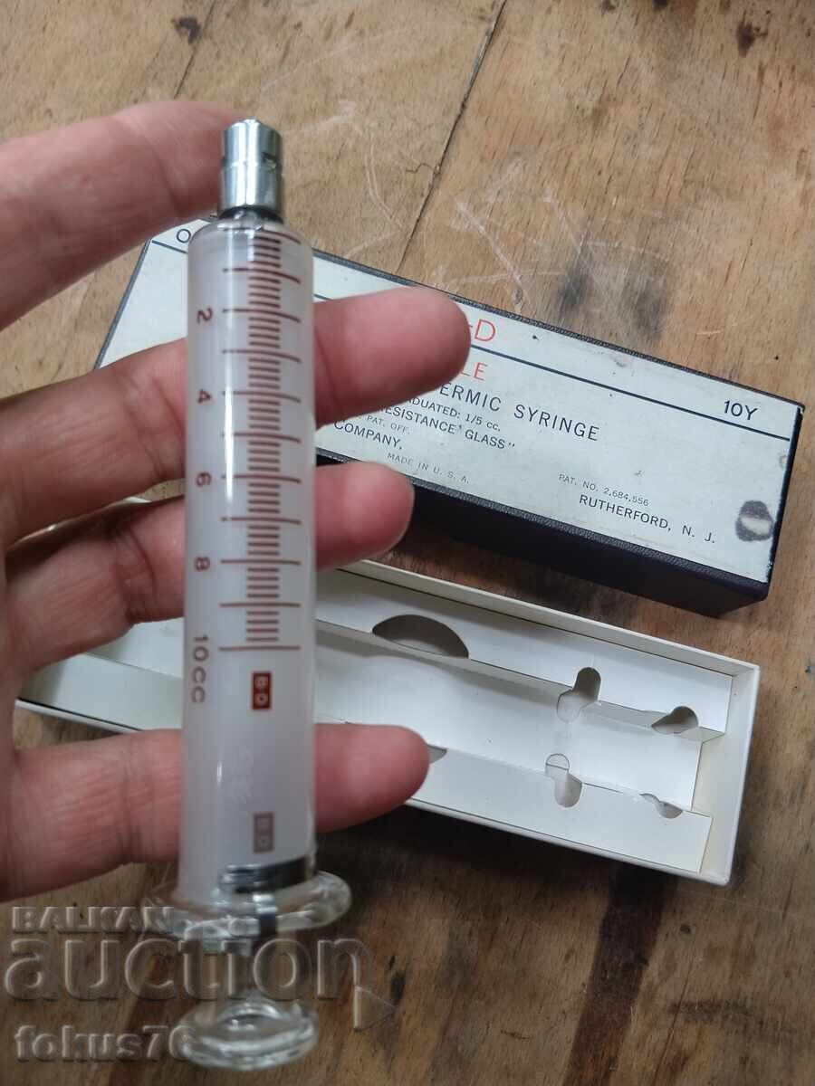 Vintage collectible American glass syringe 10 cc with price € 33.00 | 64.54 BGN