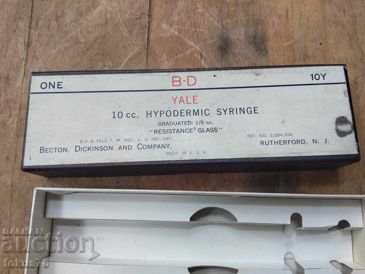 Delivery of Vintage collectible American glass syringe 10 cc
