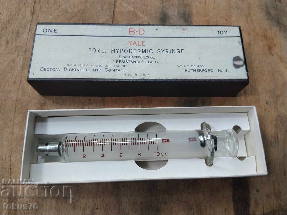 Vintage collectible American glass syringe 10 cc