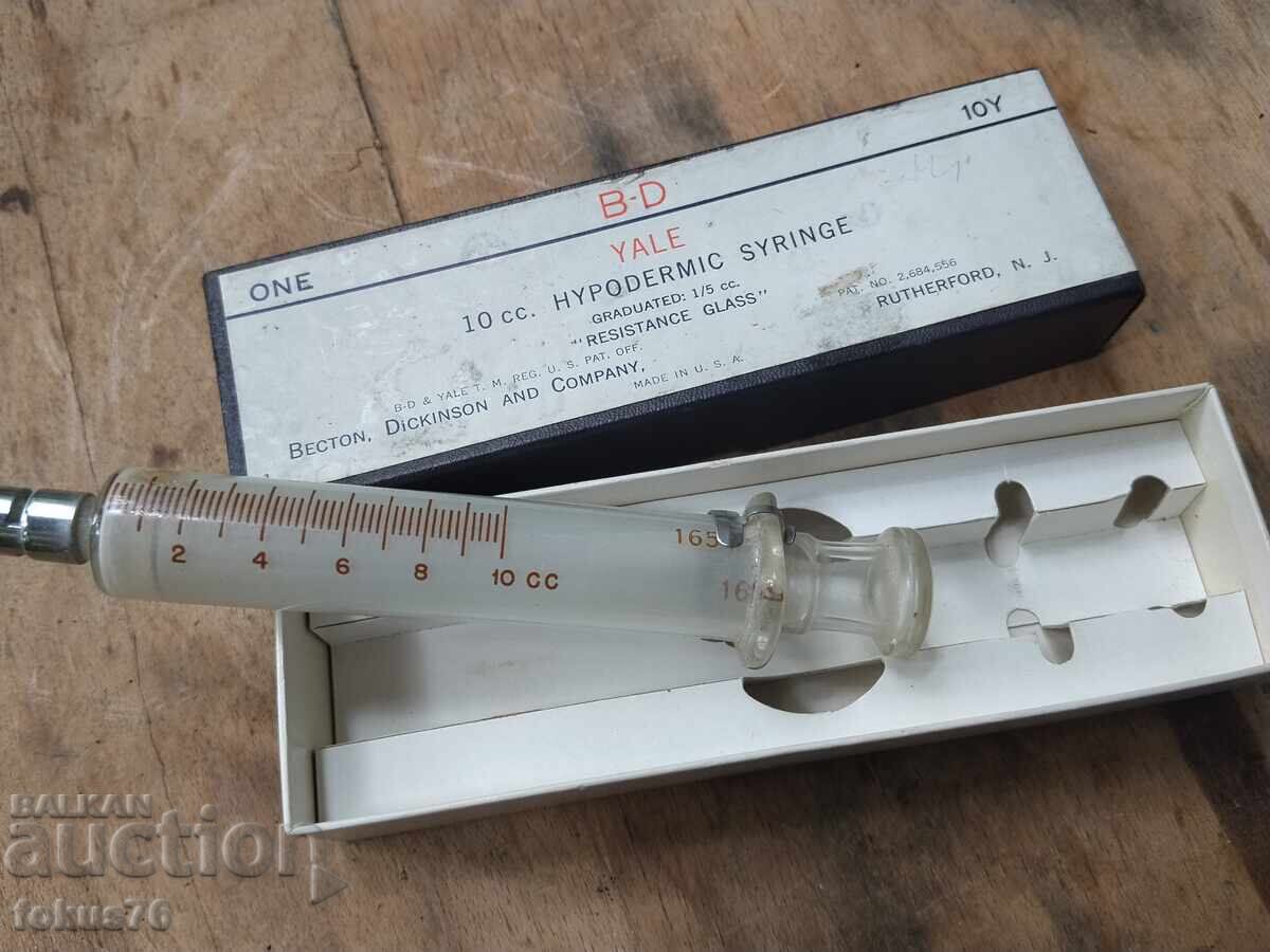 Παλιά συλλεκτική γυάλινη αμερικανική σύριγγα 10 cc με τιμή € 33.00 | 64.54 BGN