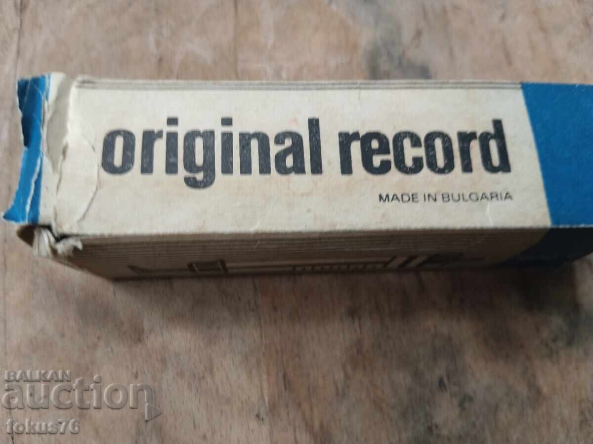 Delivery of Old collectible glass Bulgarian syringe 10 cc