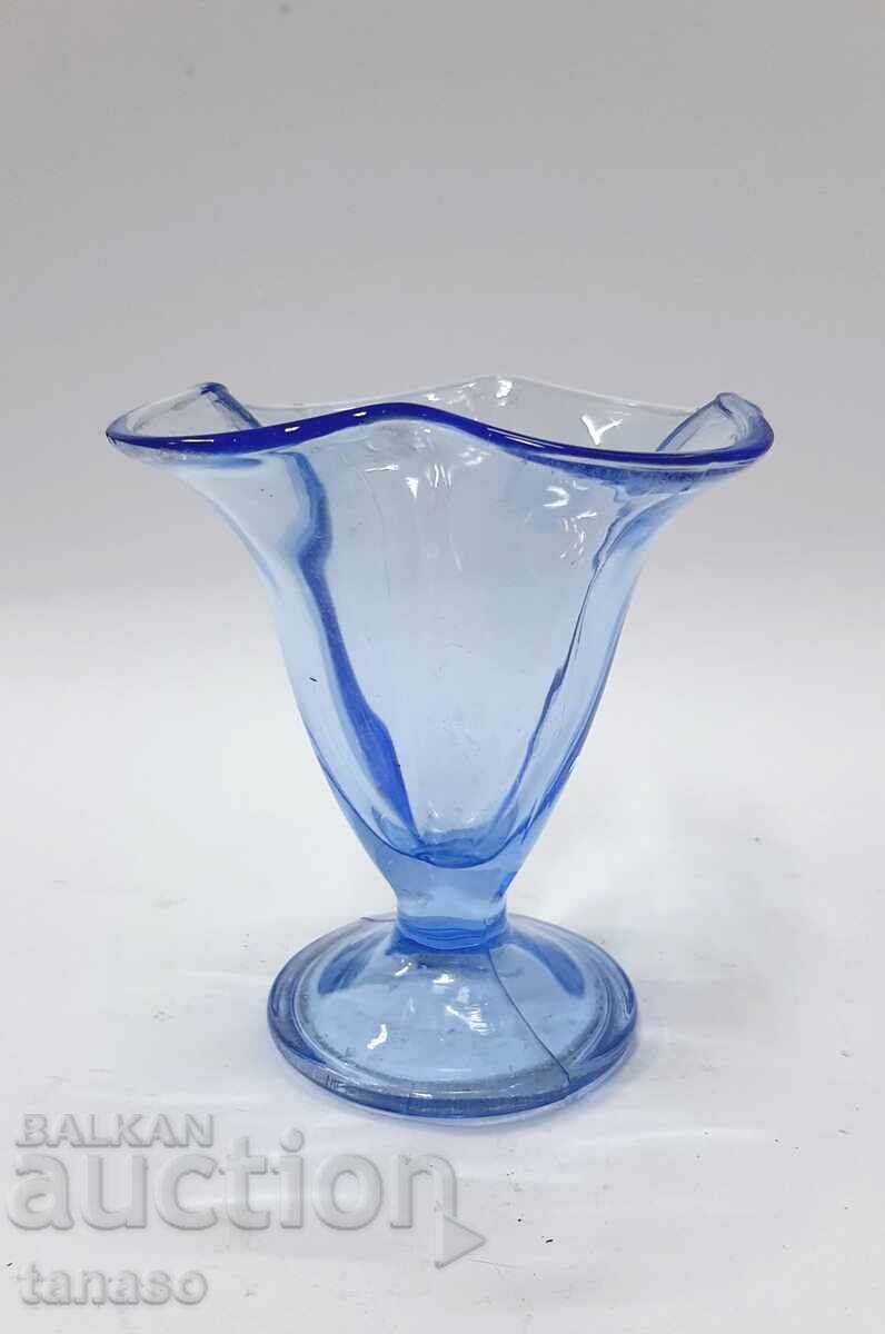 Beautiful light blue glass vase with body – 11.5 cm – n with price 16.00 €