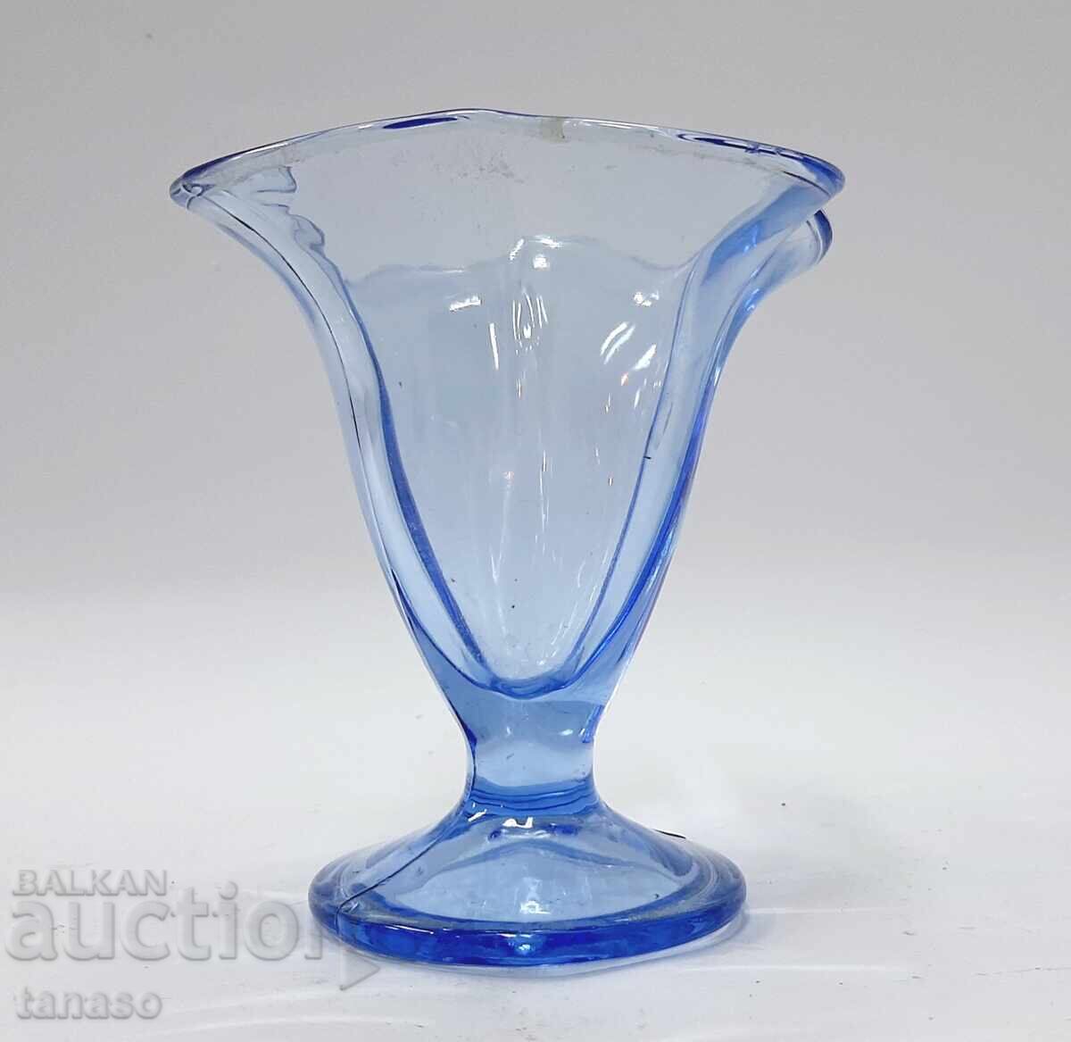 Delivery of Beautiful light blue glass vase with body – 11.5 cm – n
