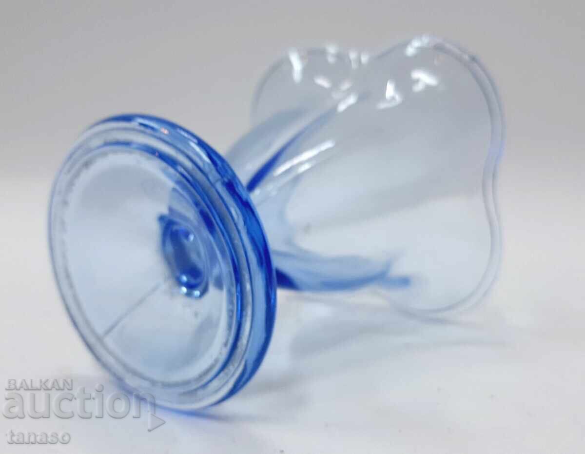 Beautiful light blue glass vase with body – 11.5 cm – n - 7