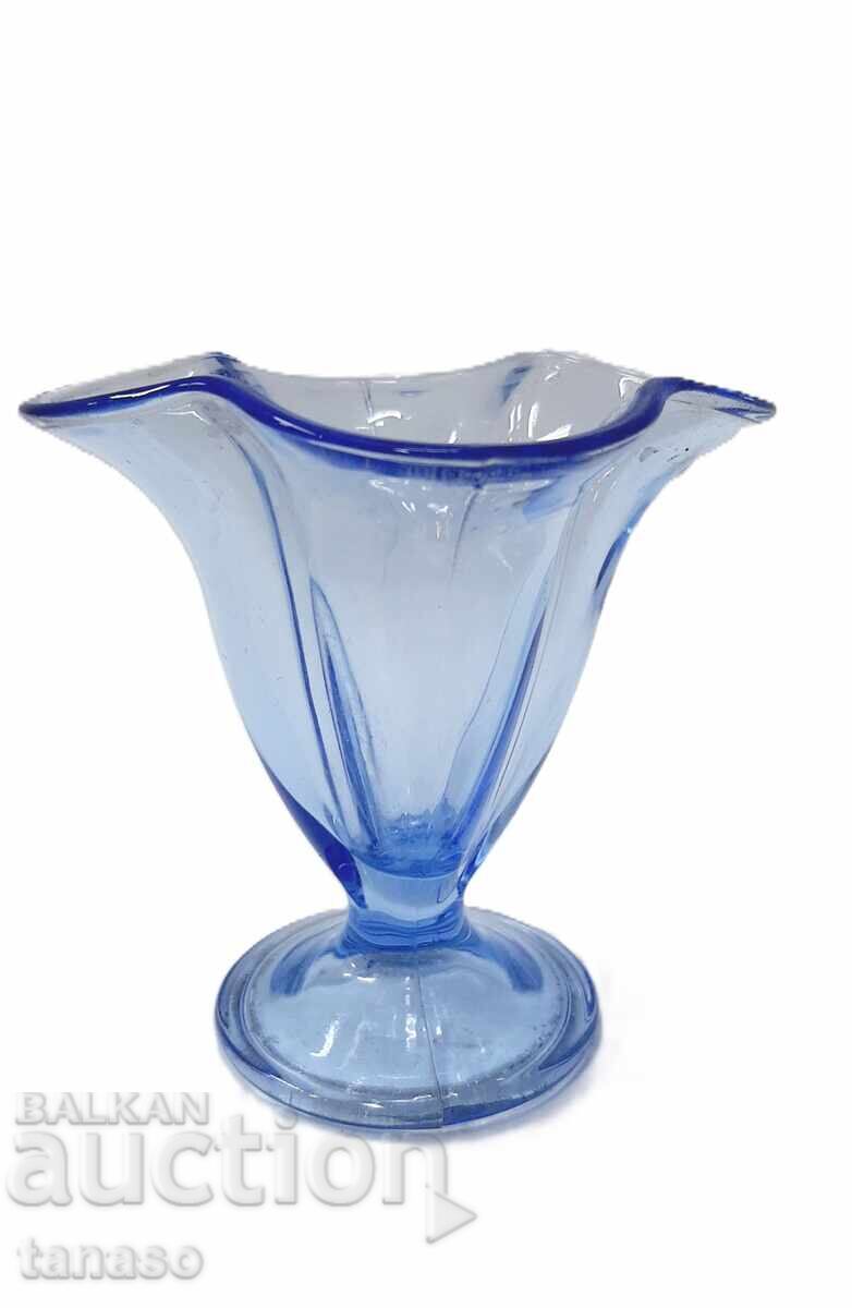Beautiful light blue glass vase with body – 11.5 cm – n