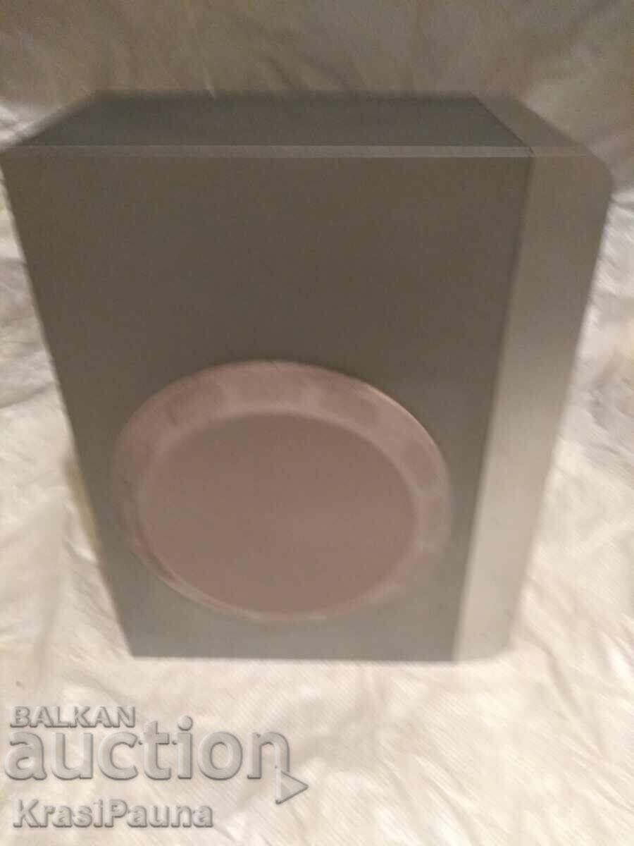 Subwoofers, active and passive. For repair / parts with price 17.50 €