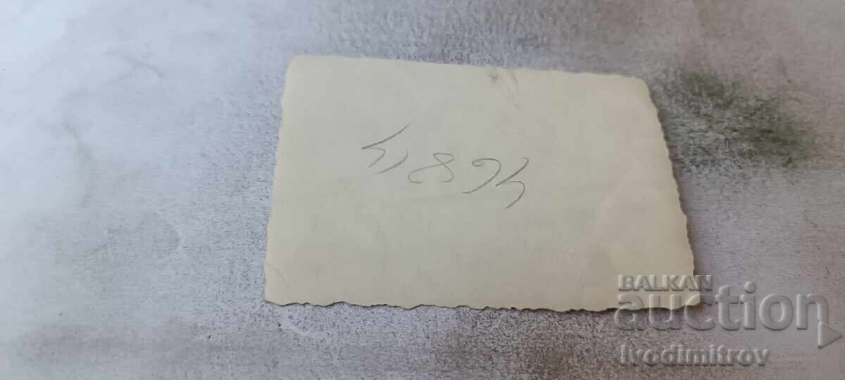 Снимка София Мъж две жени и малко момиченце на разходка с цена 5.37 €