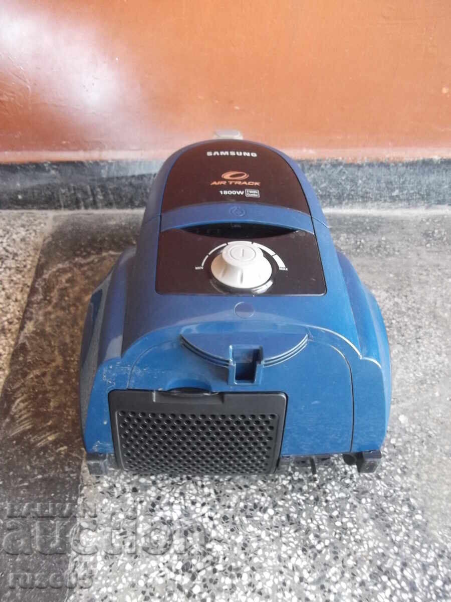 Delivery of "SAMSUNG - SC4550" vacuum cleaner with container, working