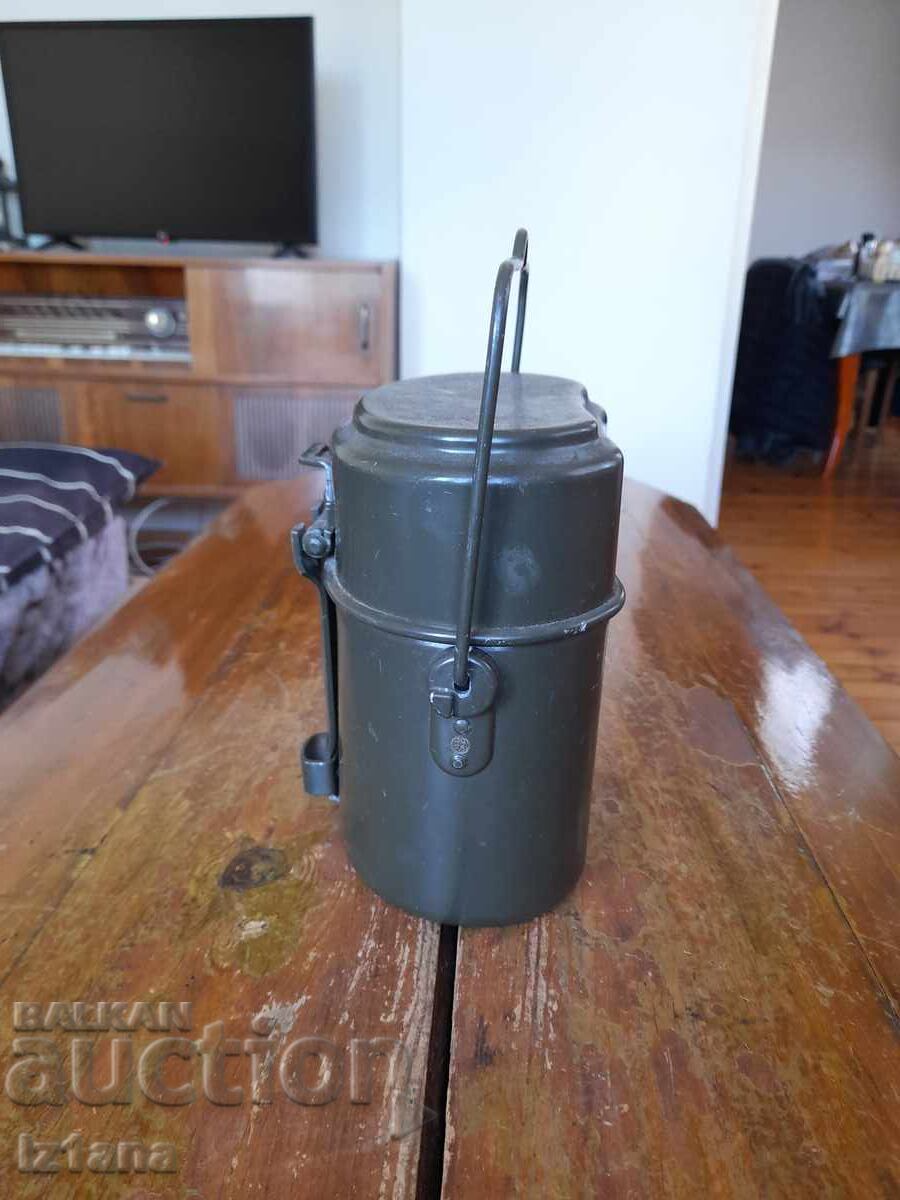 Auction  Old military food canteen