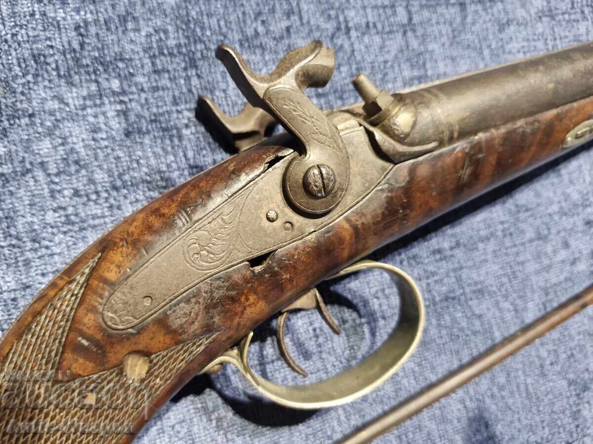 Auction  Double-barreled percussion pistol. 45 cm