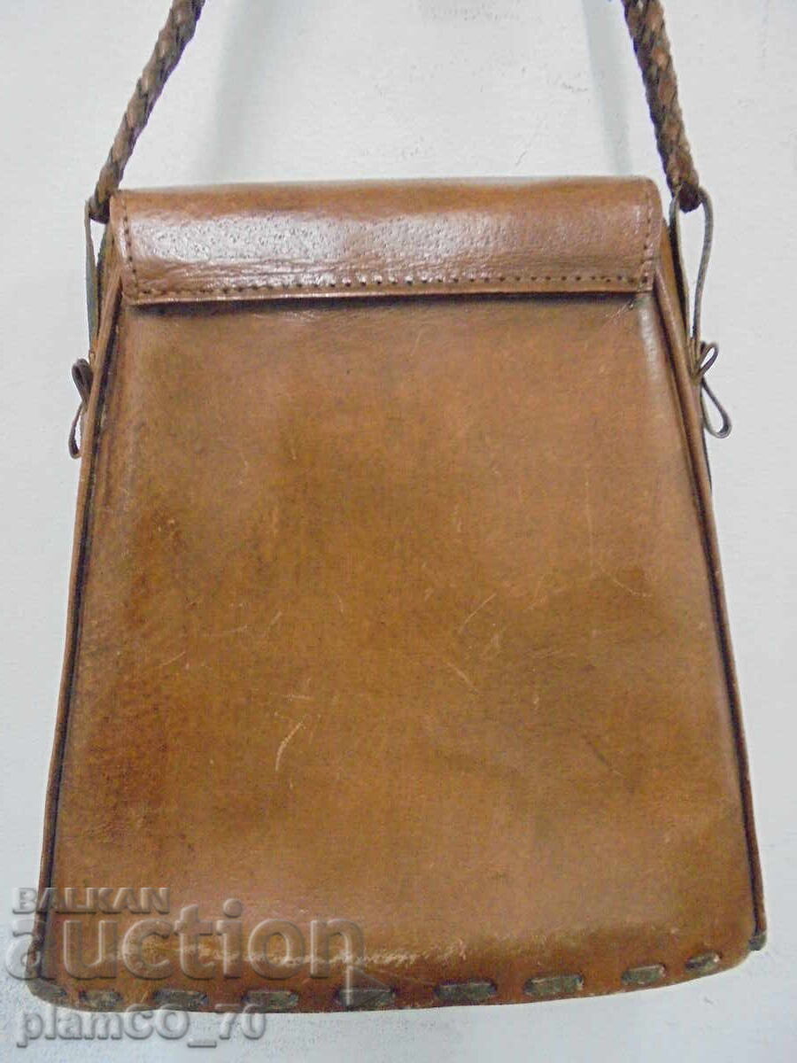 Auction  No. 8711 Vintage women's genuine leather handbag