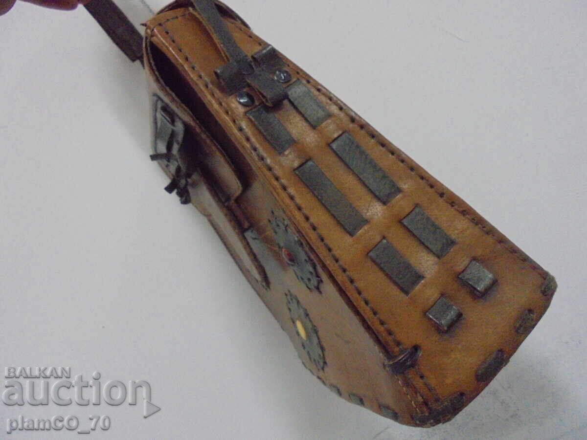 Delivery of No. 8711 Vintage women's genuine leather handbag