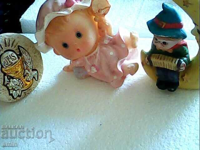 Lot of stone and plaster toys and others with price 8.00 €