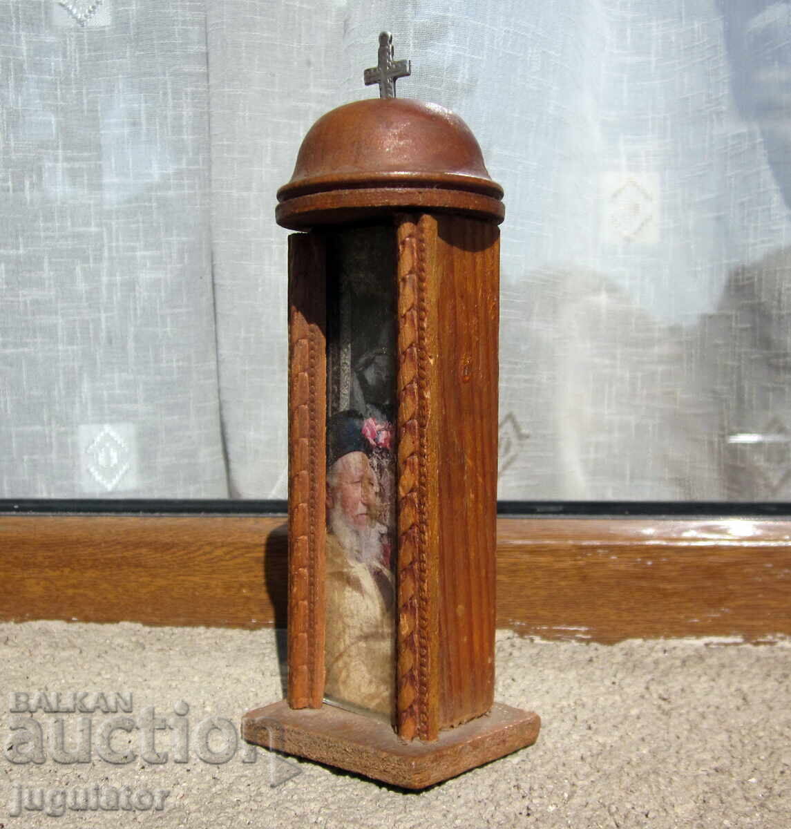 Old small Bulgarian handmade wooden altar with price 15.00 €