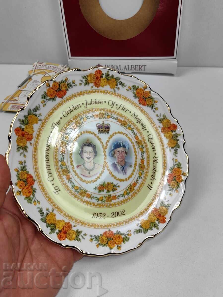 ROYAL ALBERT ЮБИЛЕЙНА ЧИНИЯ КРАЛИЦА ЕЛИЗАБЕТ II ПОРЦЕЛАНОВА - 5