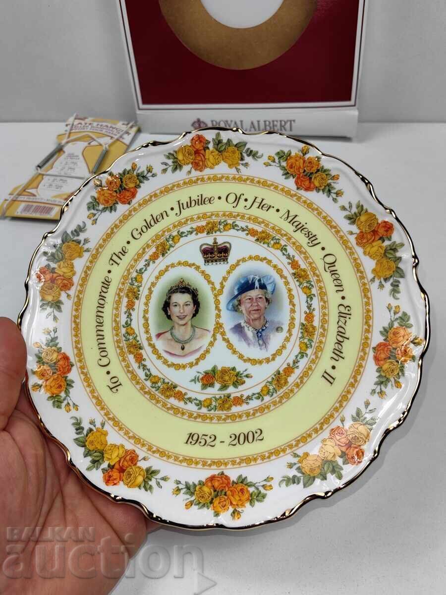 ROYAL ALBERT ЮБИЛЕЙНА ЧИНИЯ КРАЛИЦА ЕЛИЗАБЕТ II ПОРЦЕЛАНОВА - 6
