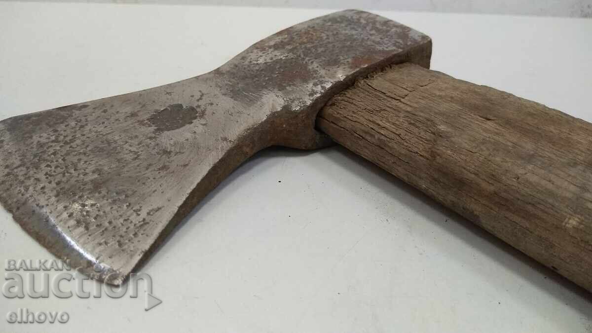 Topor vechi cu coadă, 1360g cu preț 20.00 €