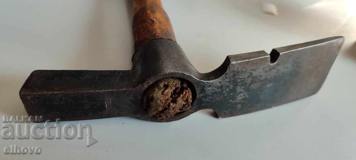 Vintage Felix stonemason's hammer with price 50.00 €