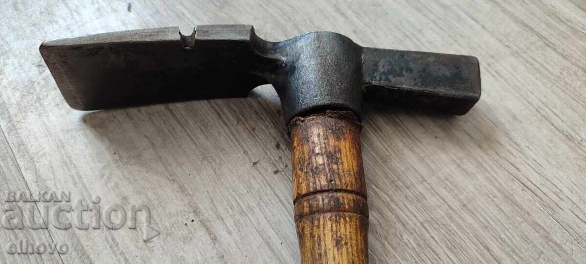 Delivery of Vintage Felix stonemason's hammer