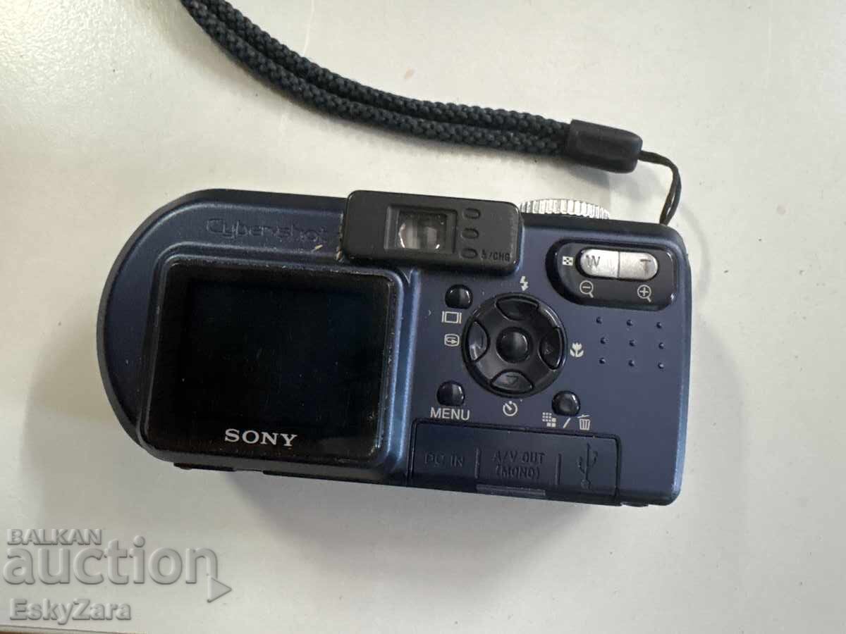 Sony Cyber-shot DSC-P12 digital camera with price 40.00 €