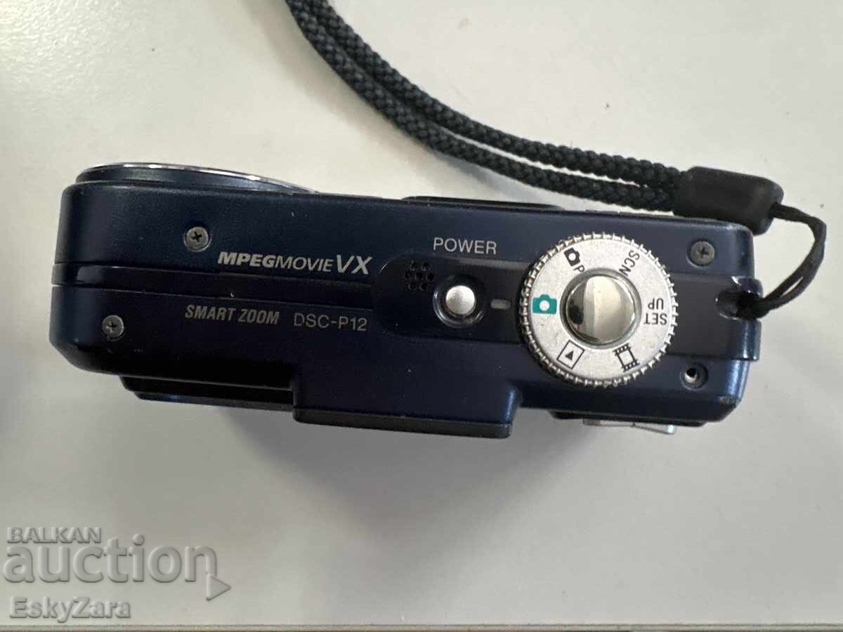 Auction  Sony Cyber-shot DSC-P12 digital camera