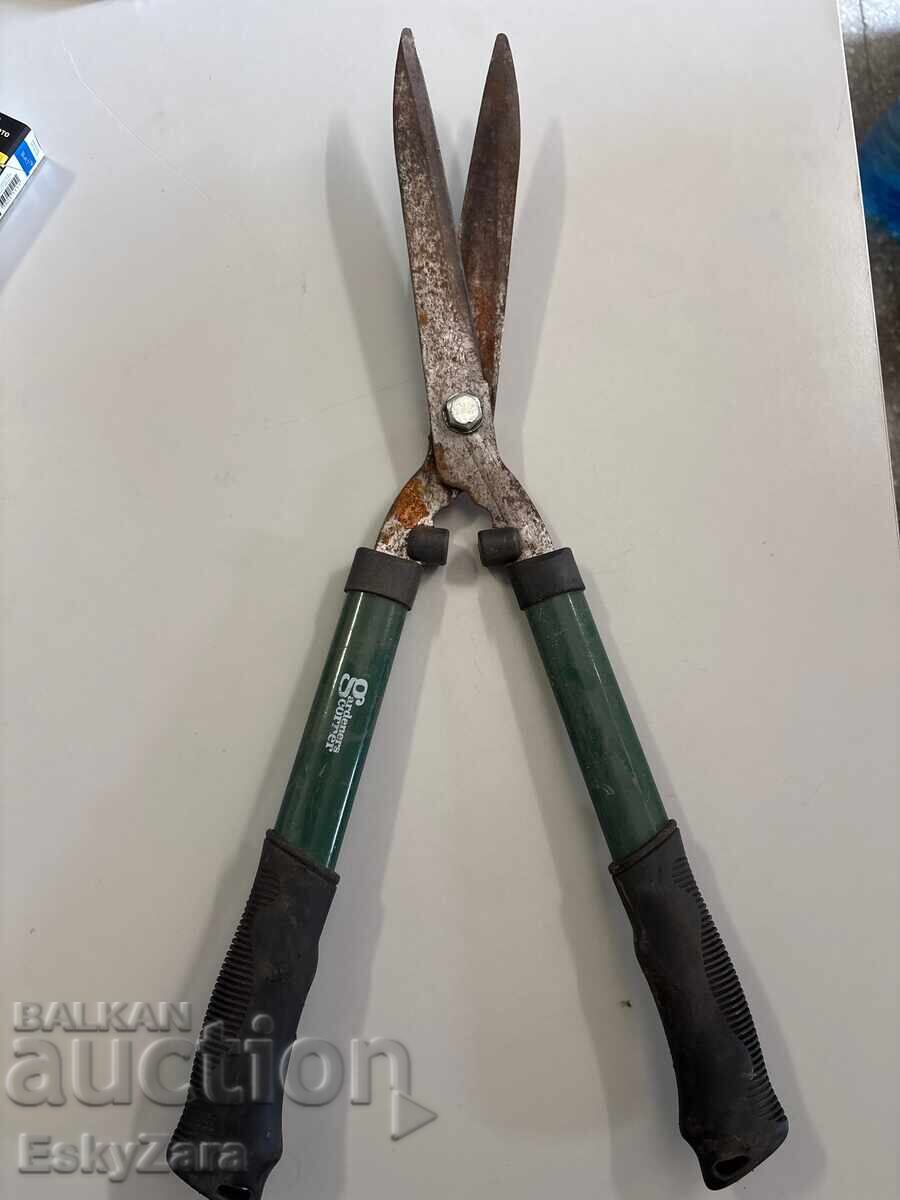 Gardeners Corner hedge shears