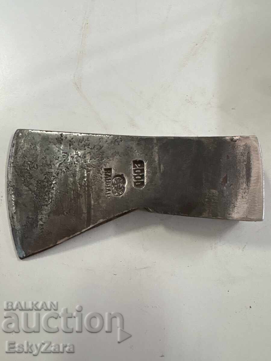 Finnish forged axe RAUHALA 2000g / 2 kg Finnish forged axe RAUHALA 2000g / 2 kg