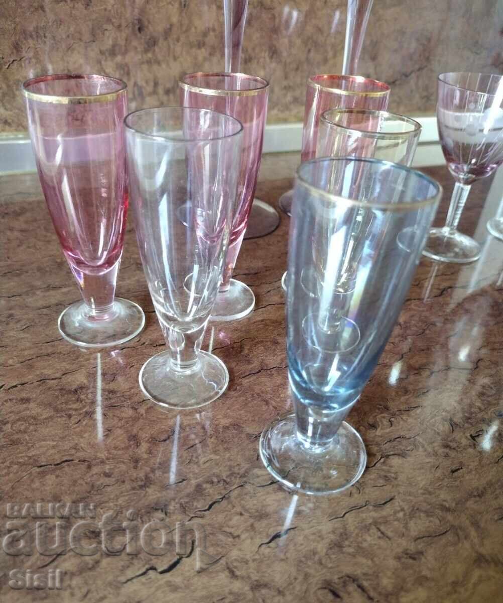 Аукцион Винтидж лот от цветни стъклени чаши / Vintage Coloured Glass