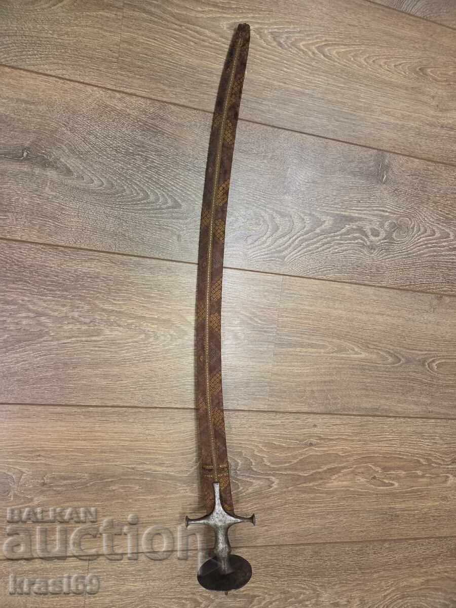 Sabie indiană veche talwar din secolul al XVIII-lea