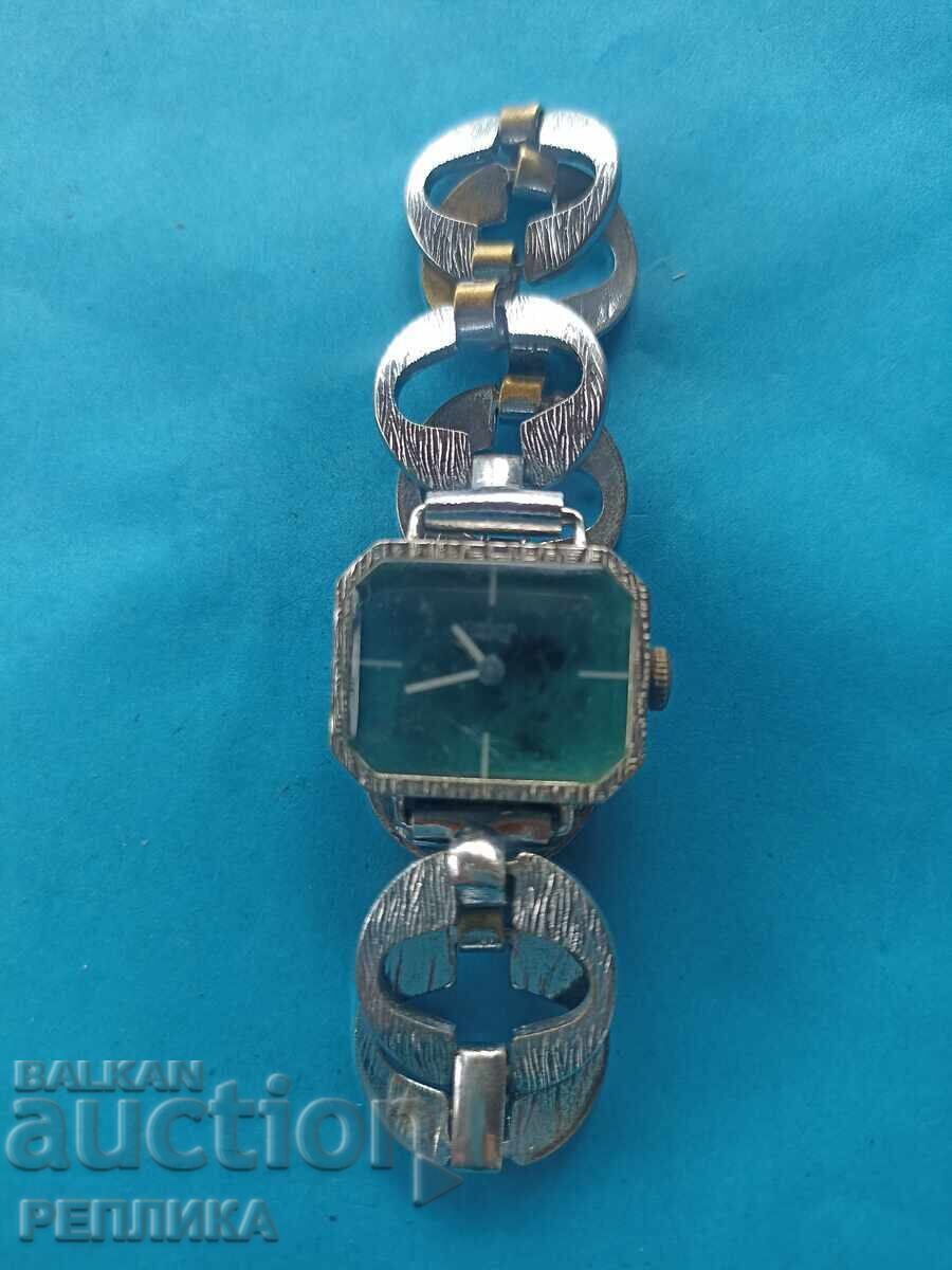 ceas de colecție cu preț 11,00 € ceas de colecție cu preț 11,00 €
