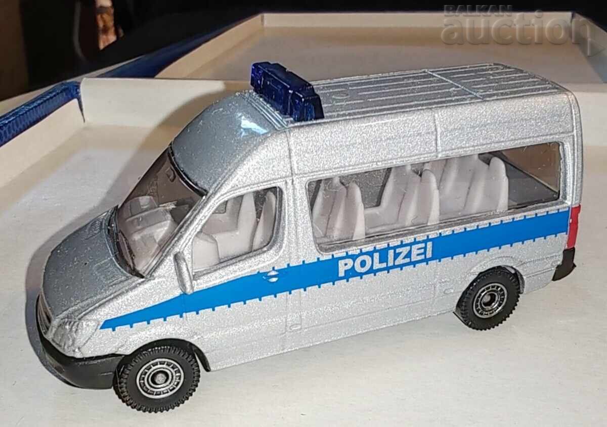 Метална ретро количка Siku Police Van (каталожен номер 0804) с цена 4,75 €