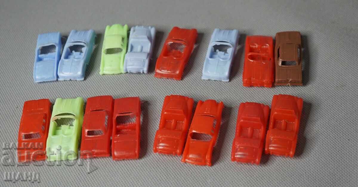 Lot 16 Old Socialist plastic toys retro car model - 5 Lot 16 Old Socialist plastic toys retro car model - 5