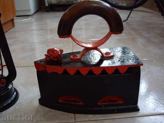 Lot of old iron and an old gas lamp with price 70.00 BGN | € 35.79 Lot of old iron and an old gas lamp with price 70.00 BGN | € 35.79