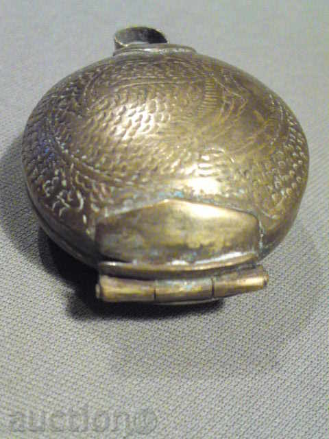 μικρό κουτί με τιμή € 10.74 | 21.01 BGN