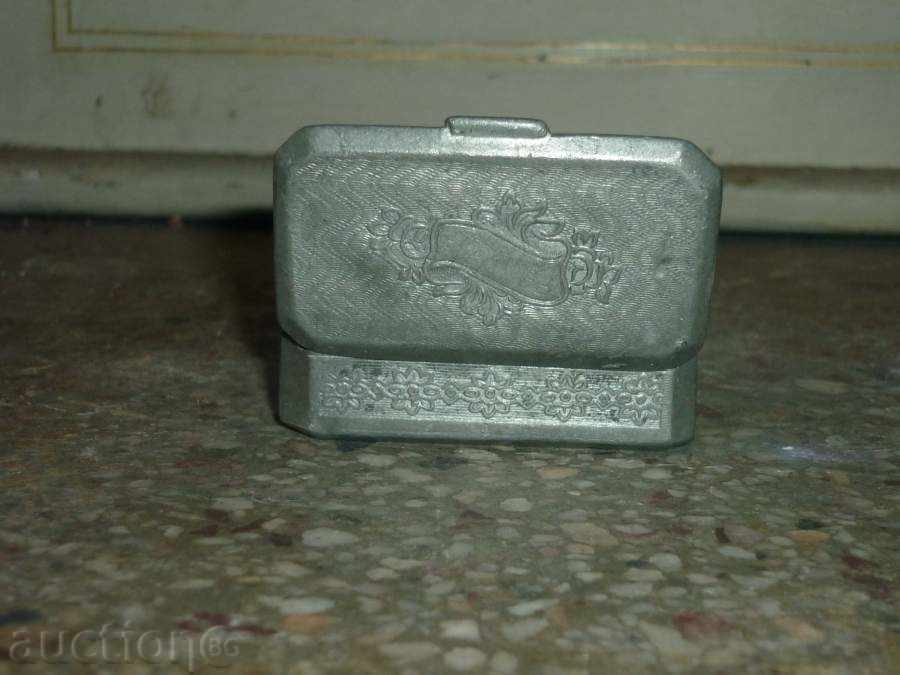 Παράδοση Αρχαία κουτί λευκό μέταλλο Παράδοση Αρχαία κουτί λευκό μέταλλο