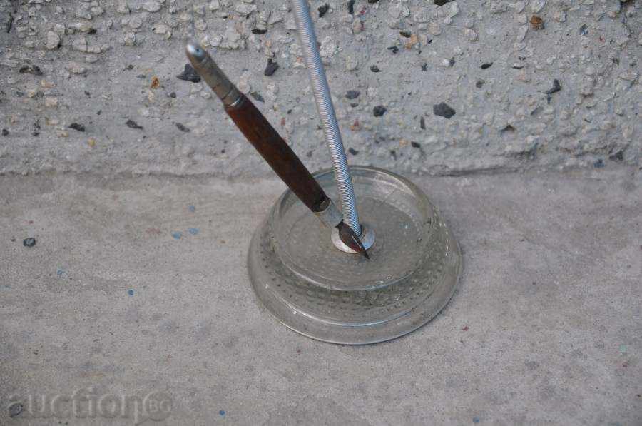 Auction Stand with pedestal Auction Stand with pedestal