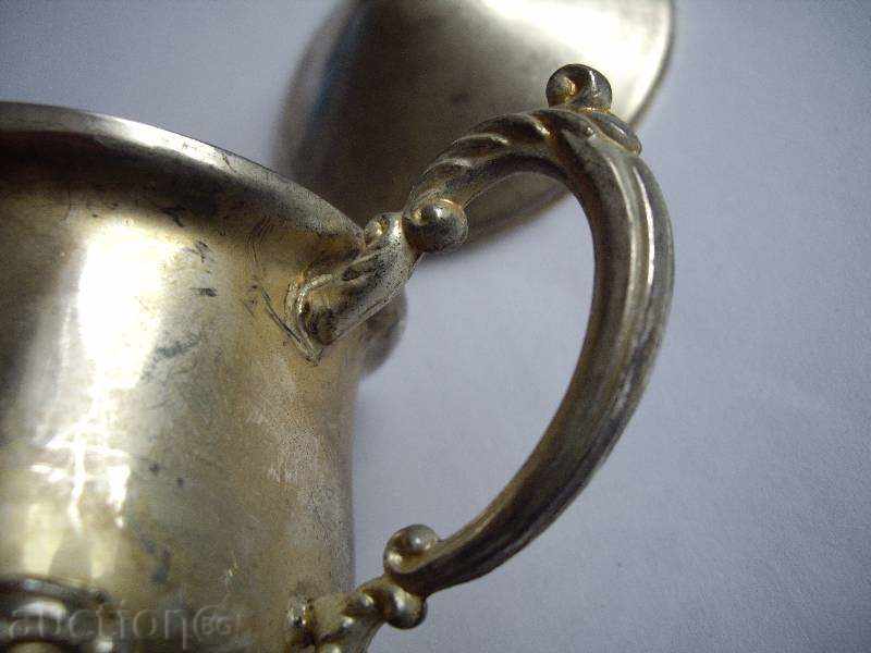 Delivery of An old pot may be a sugar bowl Delivery of An old pot may be a sugar bowl